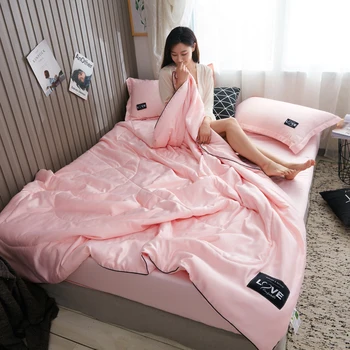 Высококачественные Удобные летние комплекты постельного белья с двойным стеганым одеялом, Шелковистые одеяла, легкое Воздушное летнее стеганое одеяло, которое можно стирать в машине